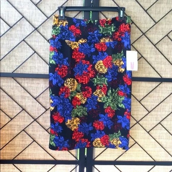 LuLaRoe Cassie Pencil Skirt - Picture 3 of 7